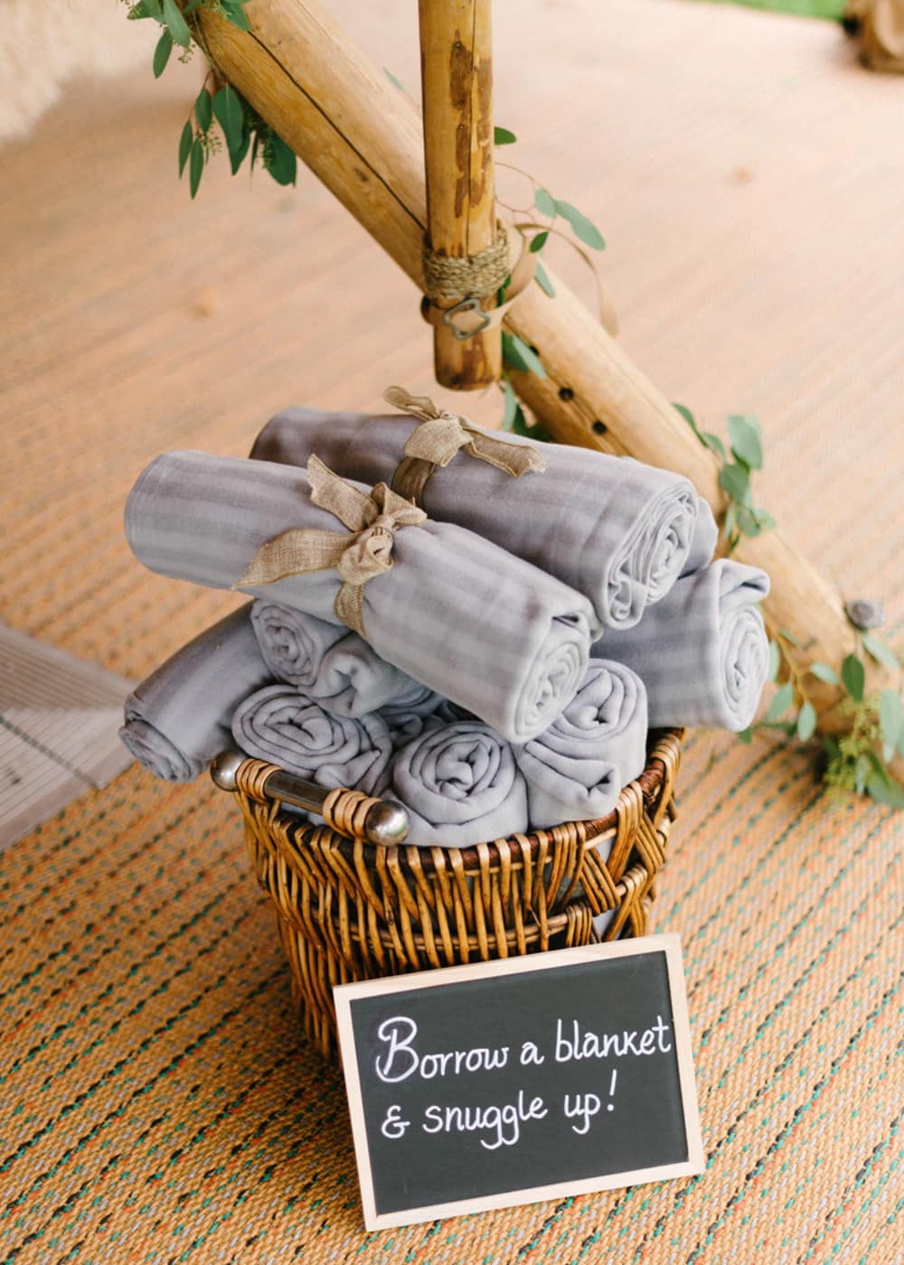 Image by <a class="text-p3" href="http://www.hannahduffy.com" target="_blank">Hannah Duffy Photography</a> |  Planning by <a class="text-p3" href="http://www.katrinaotterweddings.co.uk" target="_blank">Katrina Otter Weddings</a>.