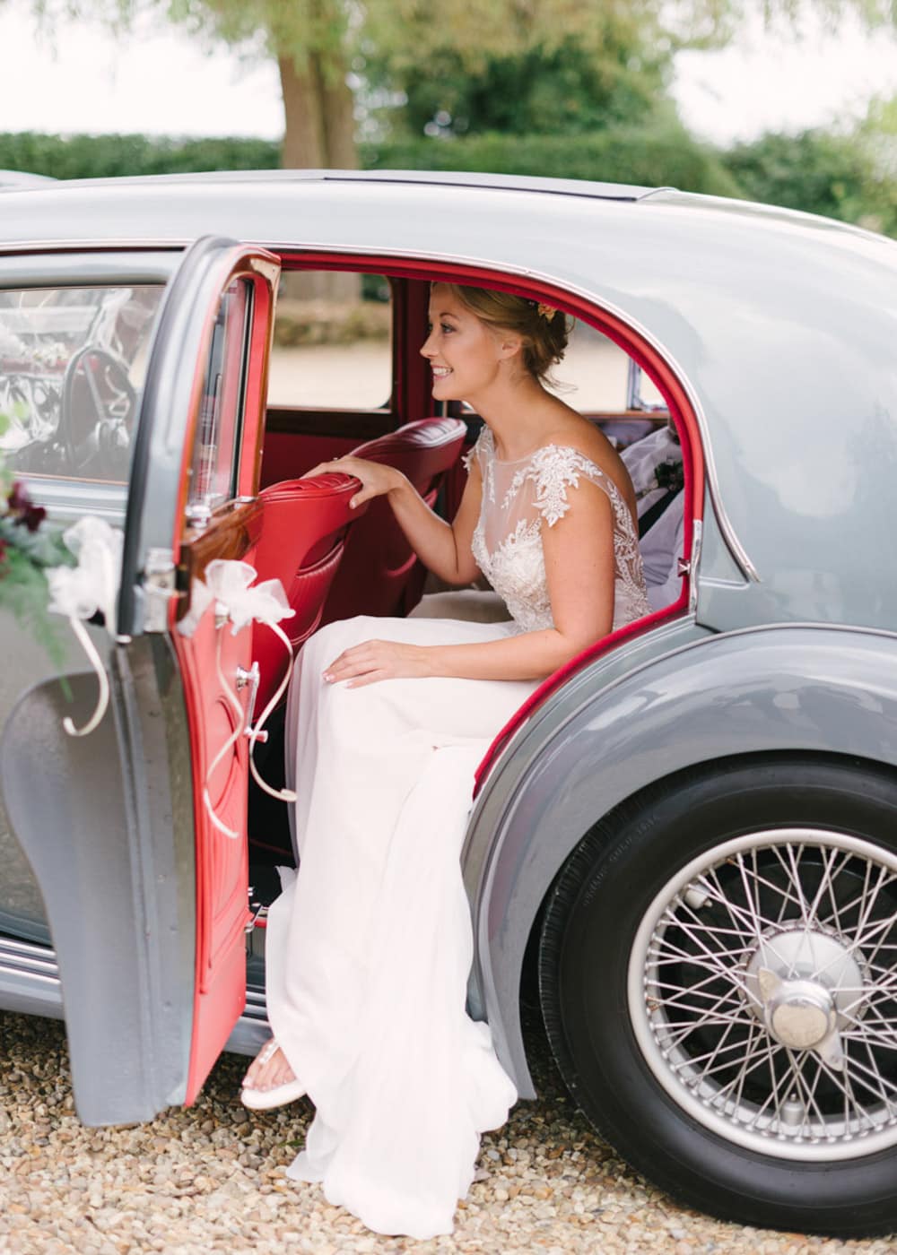 Image by <a class="text-p3" href="http://www.hannahduffy.com" target="_blank">Hannah Duffy Photography</a> |  Planning by <a class="text-p3" href="http://www.katrinaotterweddings.co.uk" target="_blank">Katrina Otter Weddings</a>.