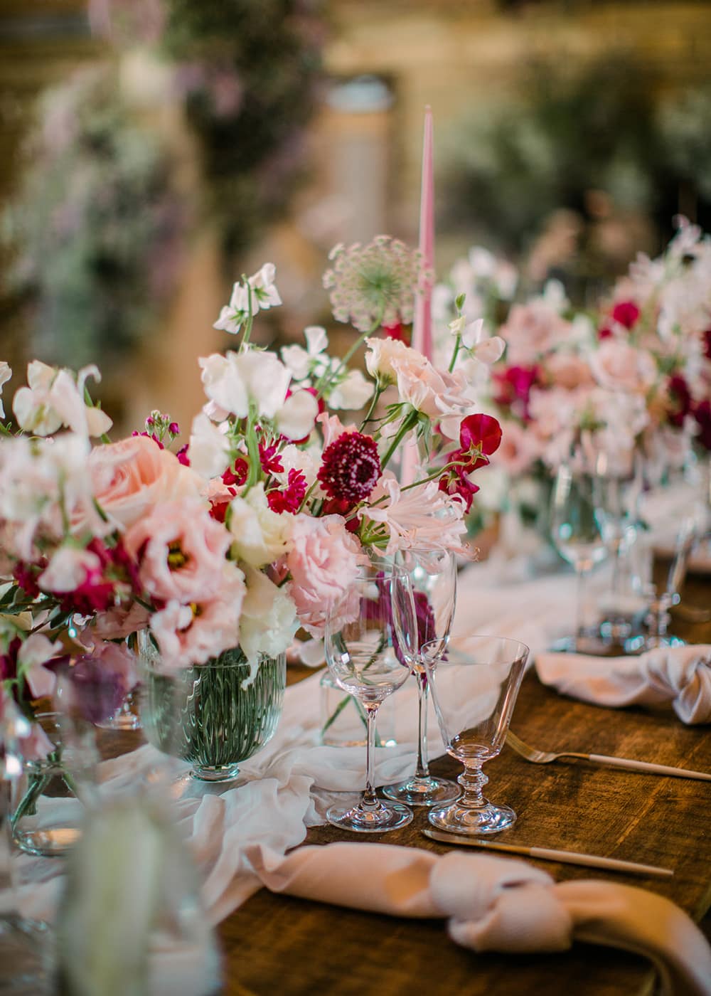 Image by <a class="text-p3" href="https://www.wookiephotography.com/" target="_blank">Amy O'Boyle Photography</a> | Wedding Planning <a class="text-p3" href="http://www.katrinaotterweddings.co.uk" target="_blank">Katrina Otter Weddings</a>.