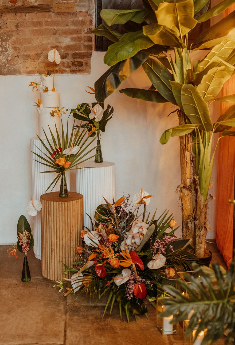 Image by <a class="text-p3" href="https://www.auroragrey.co.uk" target="_blank">Aurora Grey Photography</a>.