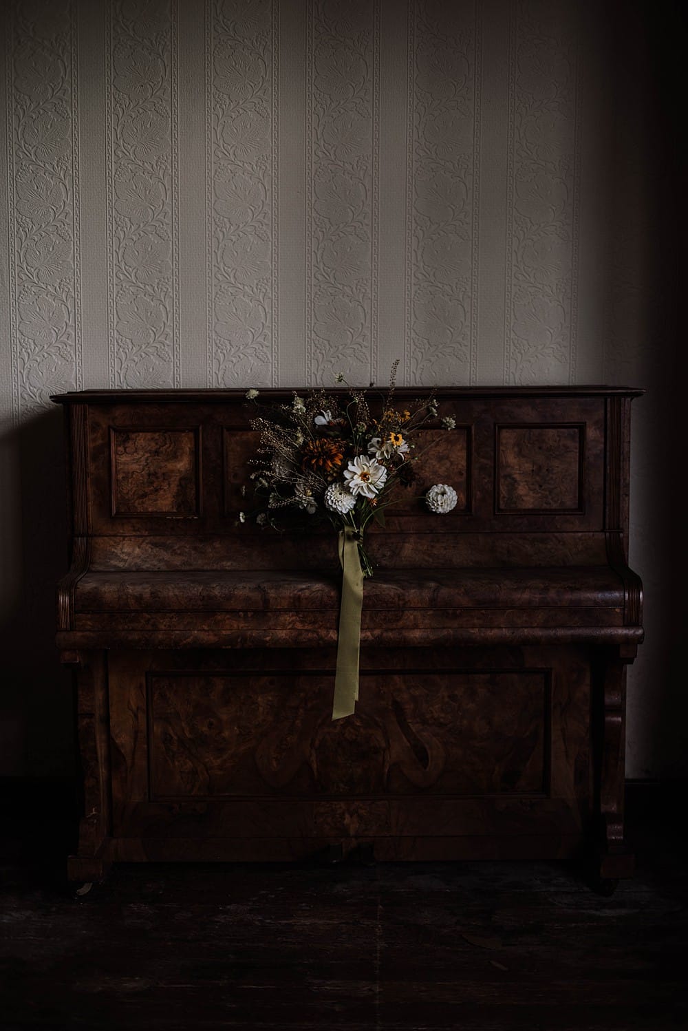 Image by <a class="text-p3" href="http://emmyloukelly.com" target="_blank">Vanitas Life</a>.