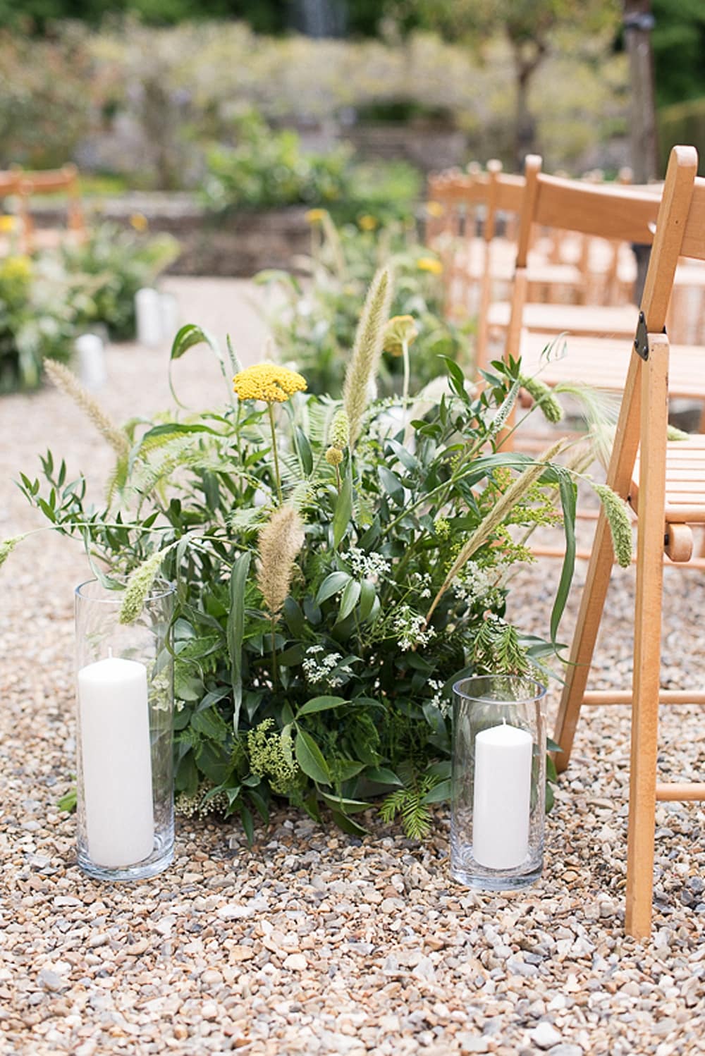 Image by <a class="text-p3" href="http://juliemichaelsen.com" target="_blank">Julie Michaelsen Photography</a> | Planning by <a class="text-p3" href="https://www.vanillaroseweddings.co.uk" target="_blank">Vanilla Rose Weddings</a>.