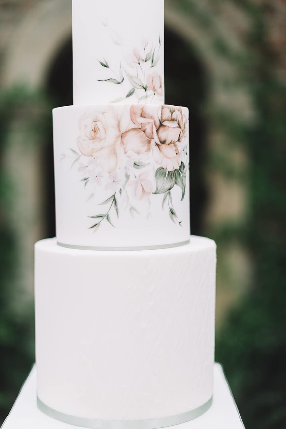 Image by <a class="text-p3" href="https://www.luciewatsonphotography.com" target="_blank">Lucie Watson Photography</a>.