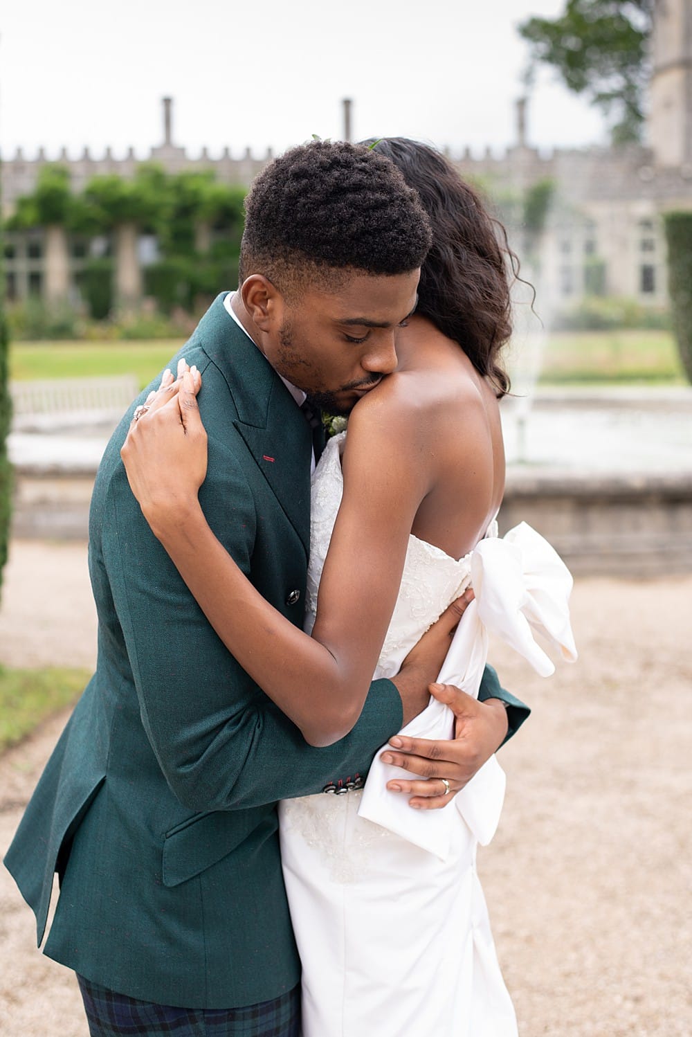 Image by <a class="text-p3" href="https://www.amilouisaphotography.com" target="_blank">Ami Louisa Photography</a>.