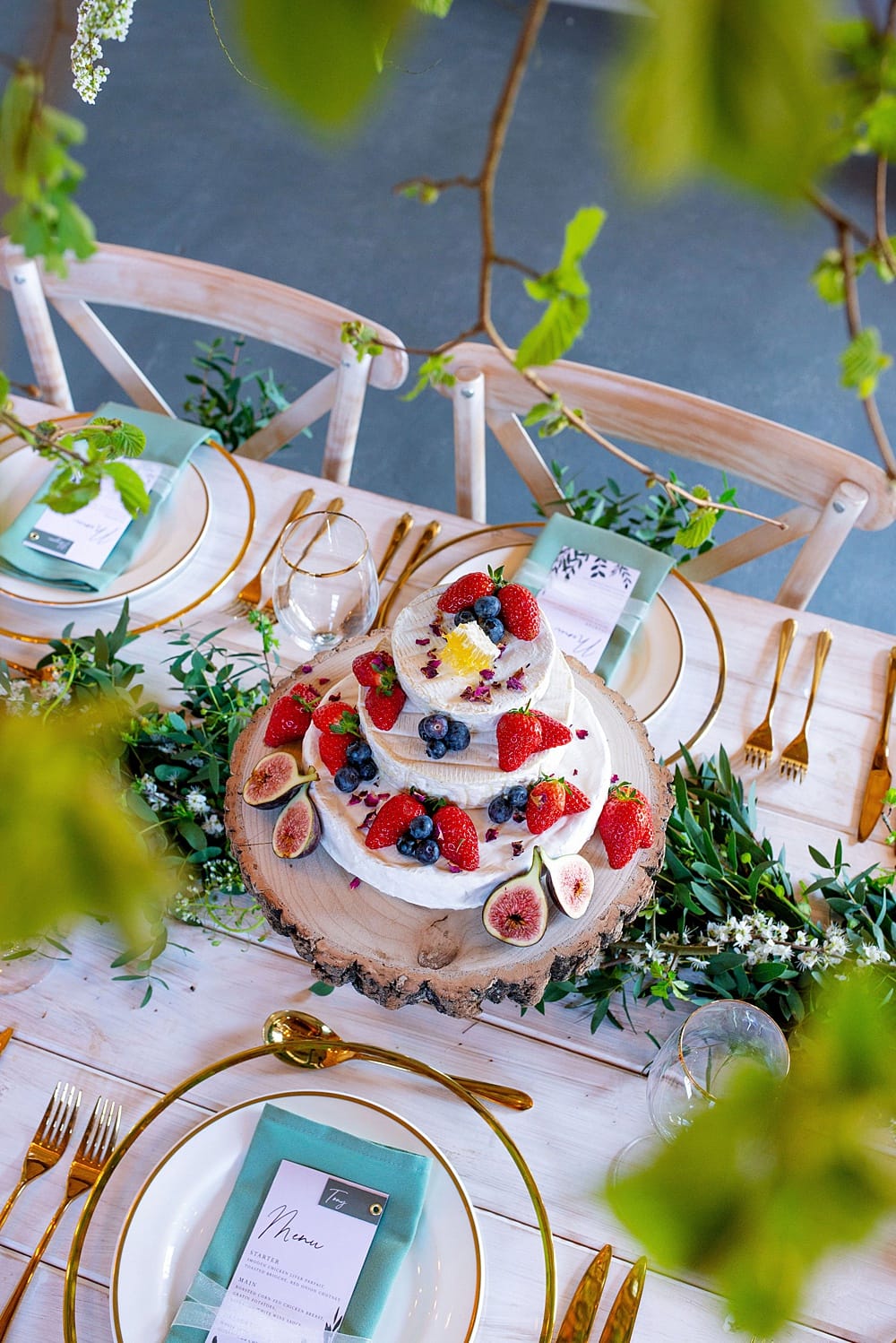 Image by <a class="text-p3" href="https://www.lauradownham.co.uk" target="_blank">Laura Downham Photography</a>.