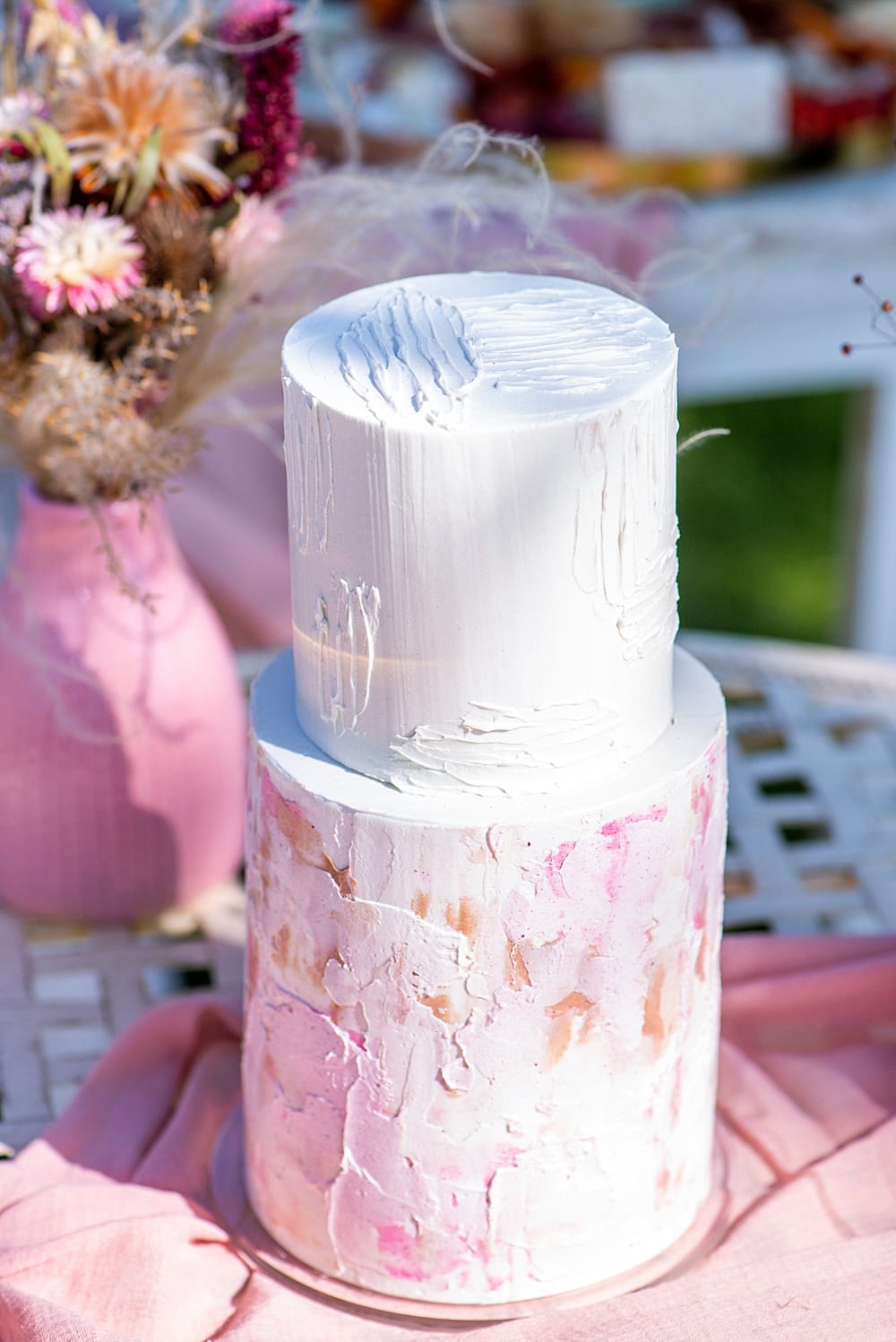 Image by <a class="text-p3" href="https://www.lauradownham.co.uk" target="_blank">Laura Downham Photography</a>.