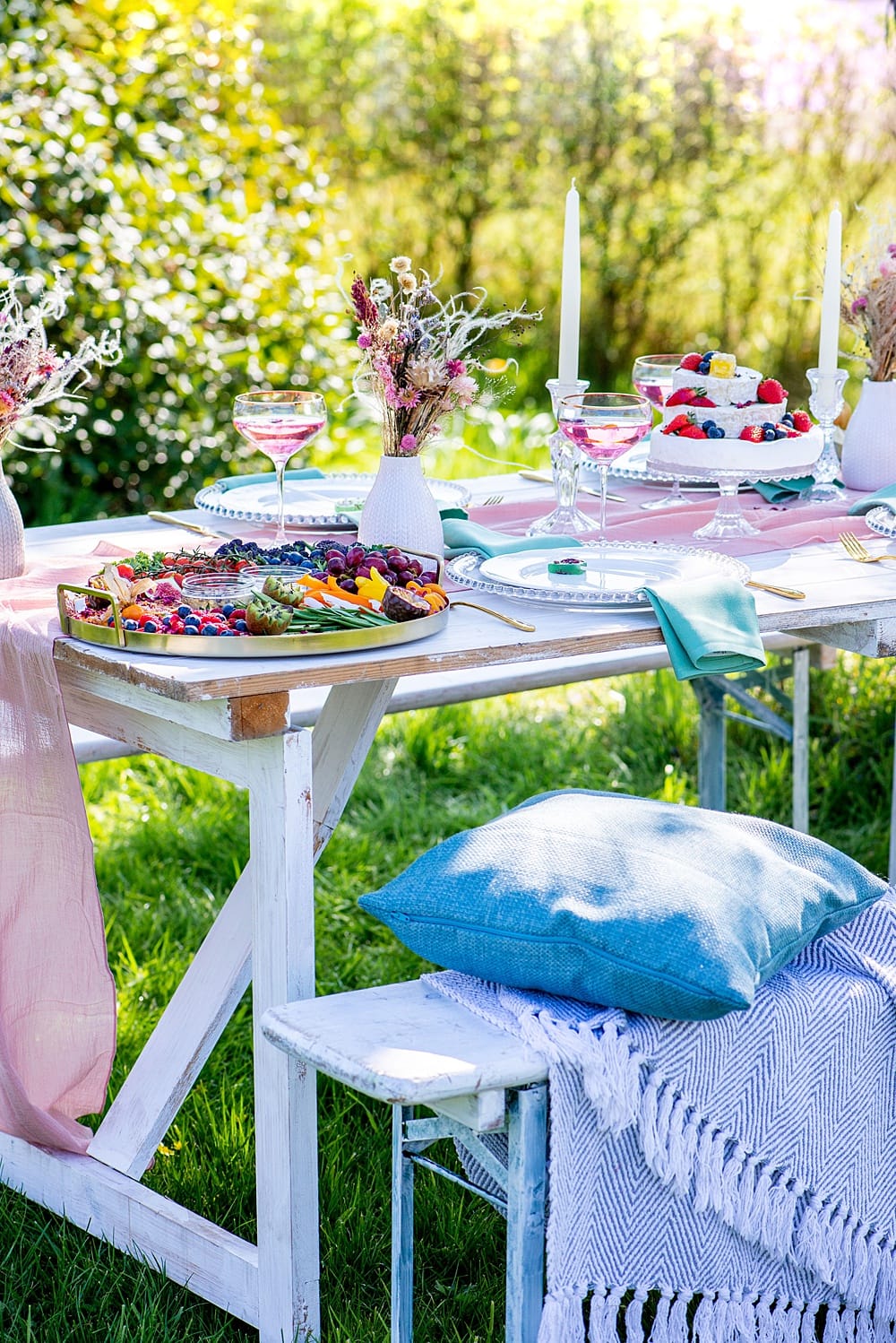 Image by <a class="text-p3" href="https://www.lauradownham.co.uk" target="_blank">Laura Downham Photography</a>.