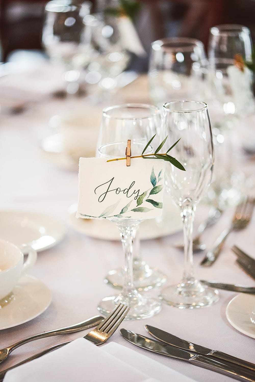 Image by <a class="text-p3" href="https://weddingsbysallyrose.com" target="_blank">Weddings by Sally Rose</a>.