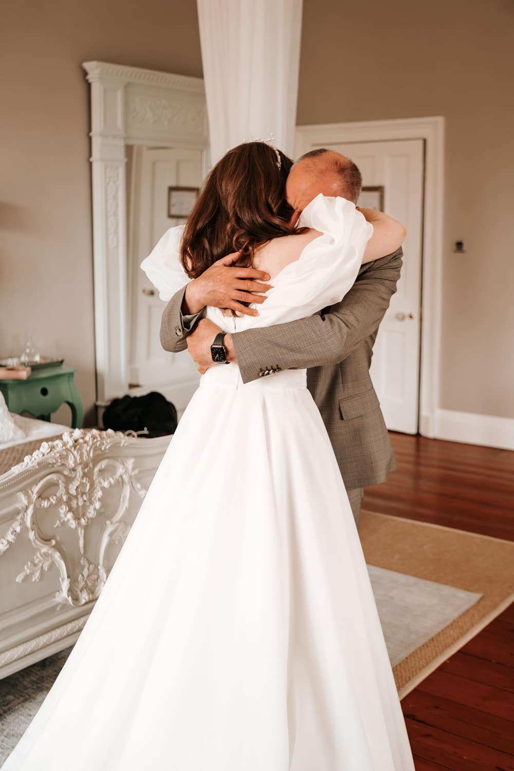 Image by <a class="text-p3" href="https://photographybycharli.com" target="_blank">Photography by Charli</a>.