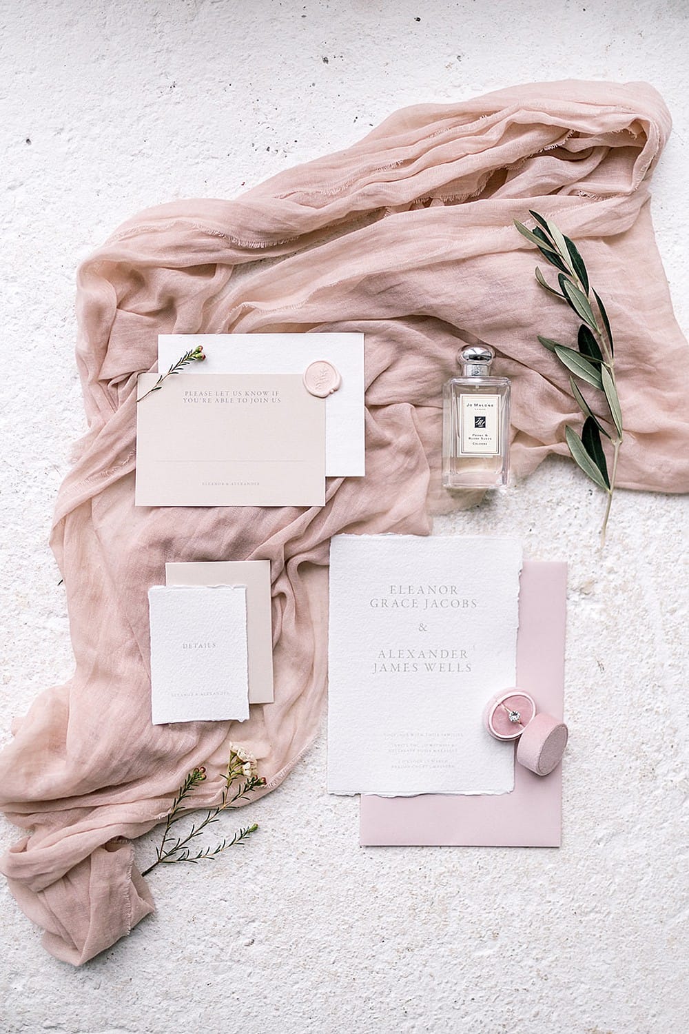 Image by <a class="text-p3" href="https://www.chloeelyphotography.com" target="_blank">Chloe Ely Photography</a>.