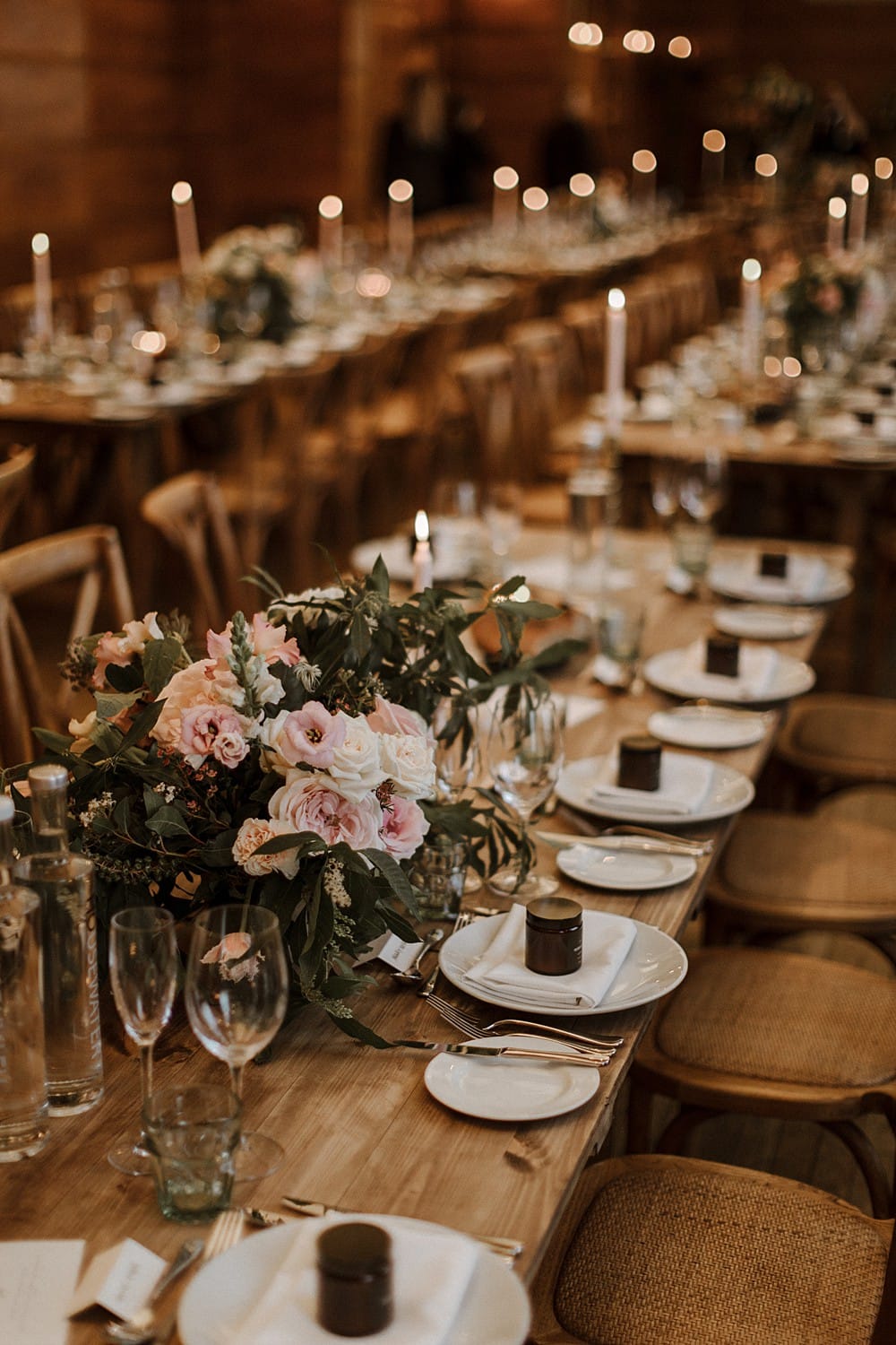 Image by <a class="text-p3" href="https://www.thecurries.co" target="_blank">The Curries</a> | Flowers by <a class="text-p3" href="https://www.bloominghaus.com" target="_blank">Blooming Haus</a>.