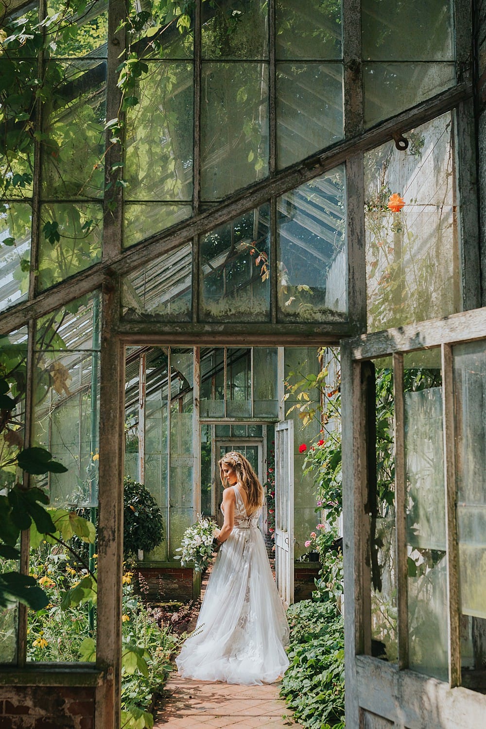 Image by <a class="text-p3" href="http://www.lauracalderwood.co.uk" target="_blank">Laura Calderwood Photography</a>.