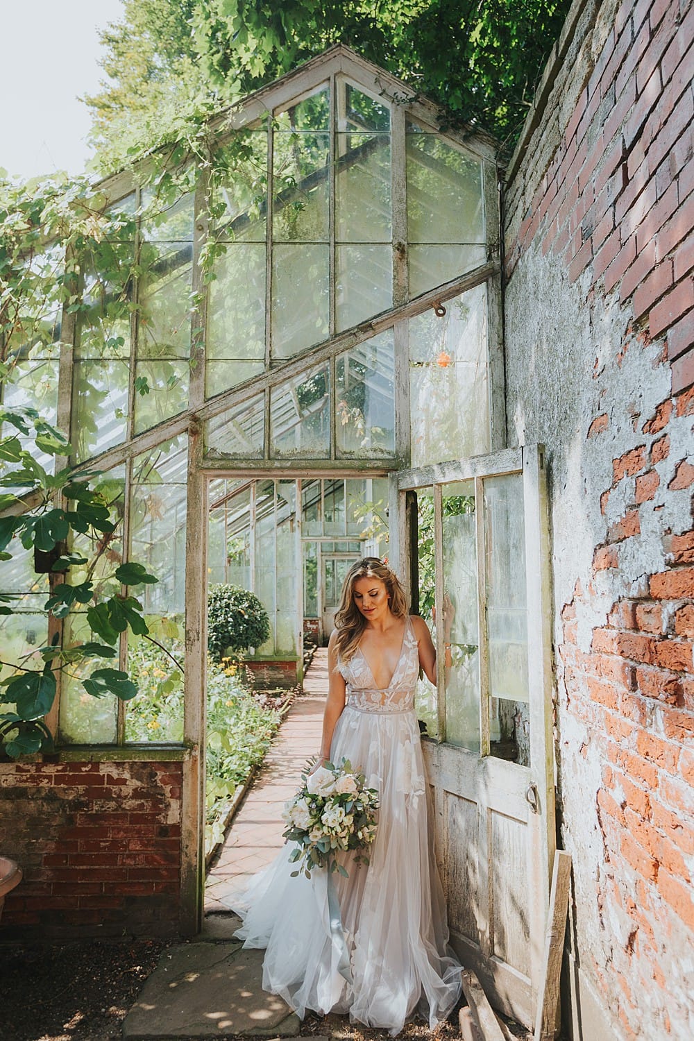 Image by <a class="text-p3" href="http://www.lauracalderwood.co.uk" target="_blank">Laura Calderwood Photography</a>.