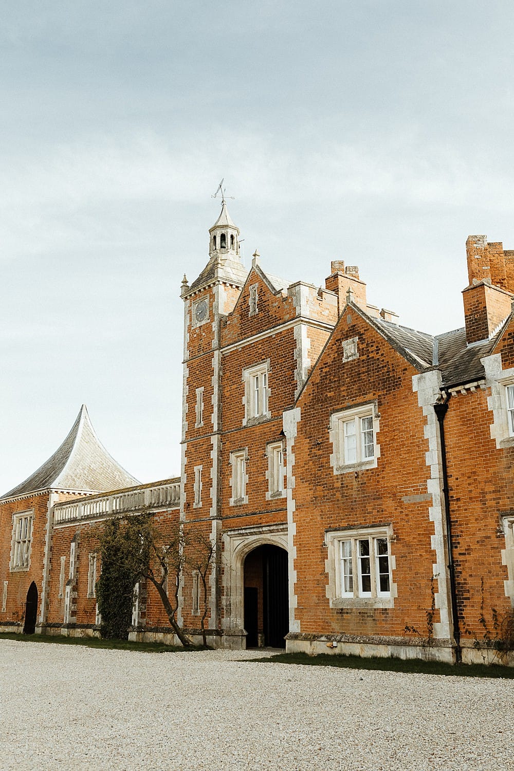 Image by <a class="text-p3" href="http://www.caitlinandjones.co.uk" target="_blank">Caitlin + Jones</a>.