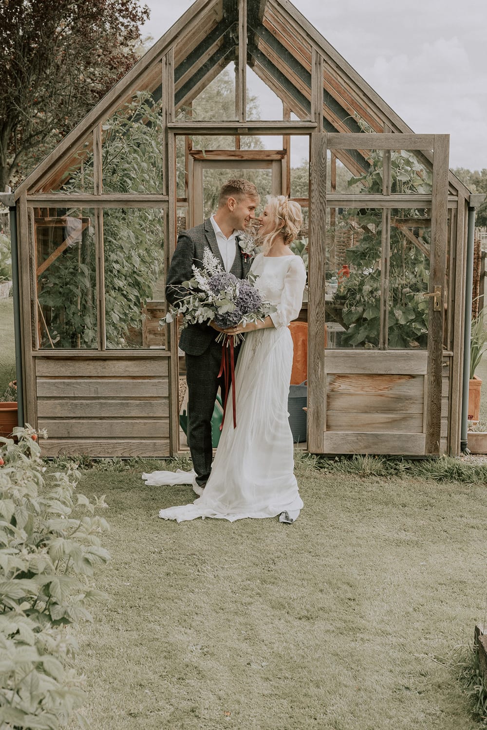 Image by <a class="text-p3" href="https://www.ellensear.co.uk" target="_blank">Ellen Sear Photography</a>.