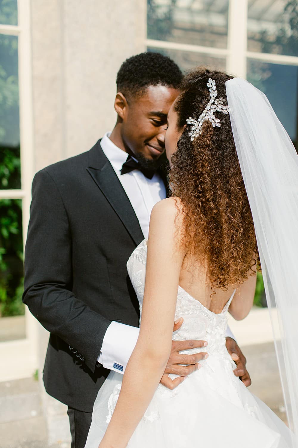 Image by <a class="text-p3" href="https://www.whitneylloydphotography.com" target="_blank">Whitney Lloyd Photography</a>.