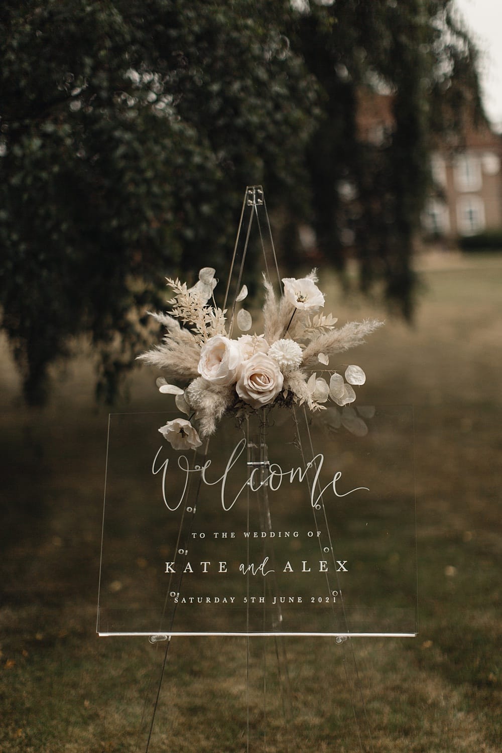 Image by <a class="text-p3" href="https://www.rebeccasearlephotography.co.uk" target="_blank">Rebecca Searle Photography</a>.