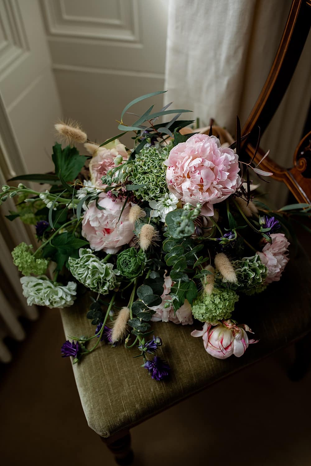 Image by <a class="text-p3" href="https://www.esmesaville.com/" target="_blank">Esme Saville Photography</a>.