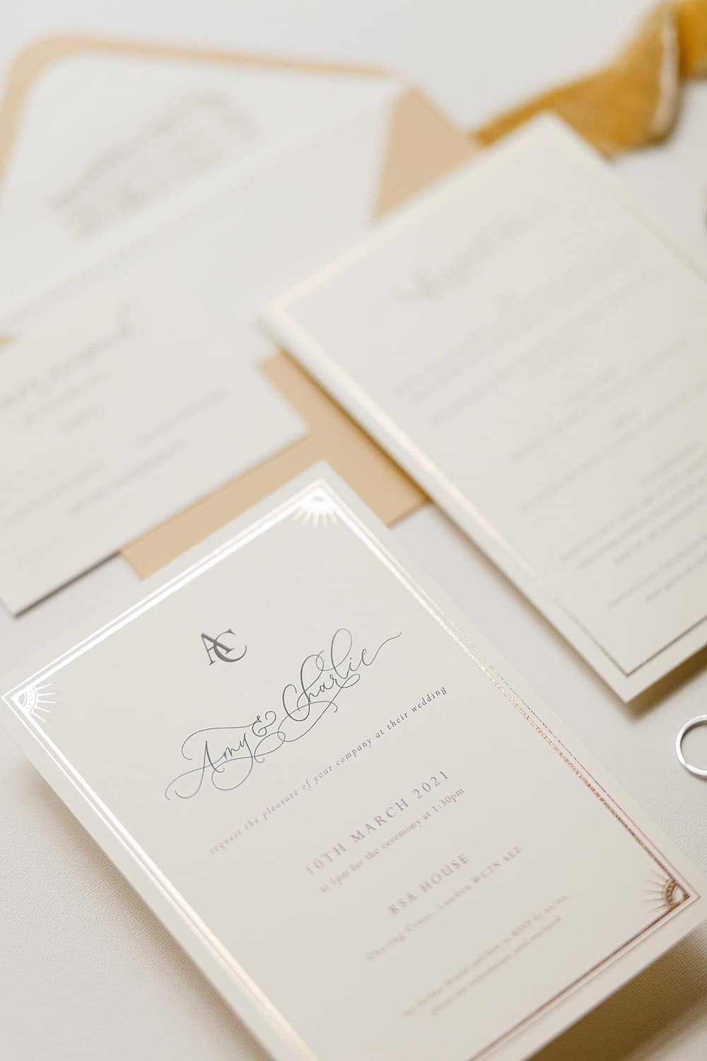 Image by <a class="text-p3" href="http://helenwarner.co.uk" target="_blank">Helen Warner Photography</a>.