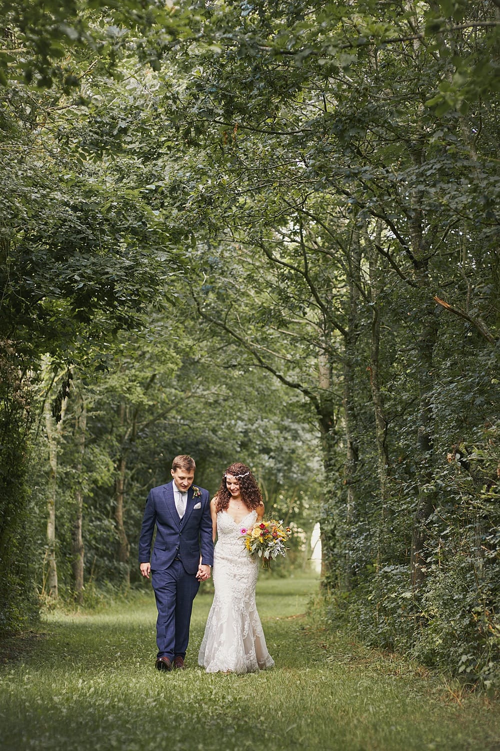 Image by <a class="text-p3" href="http://helloromancephotography.com" target="_blank">Hello Romance Photography</a>.