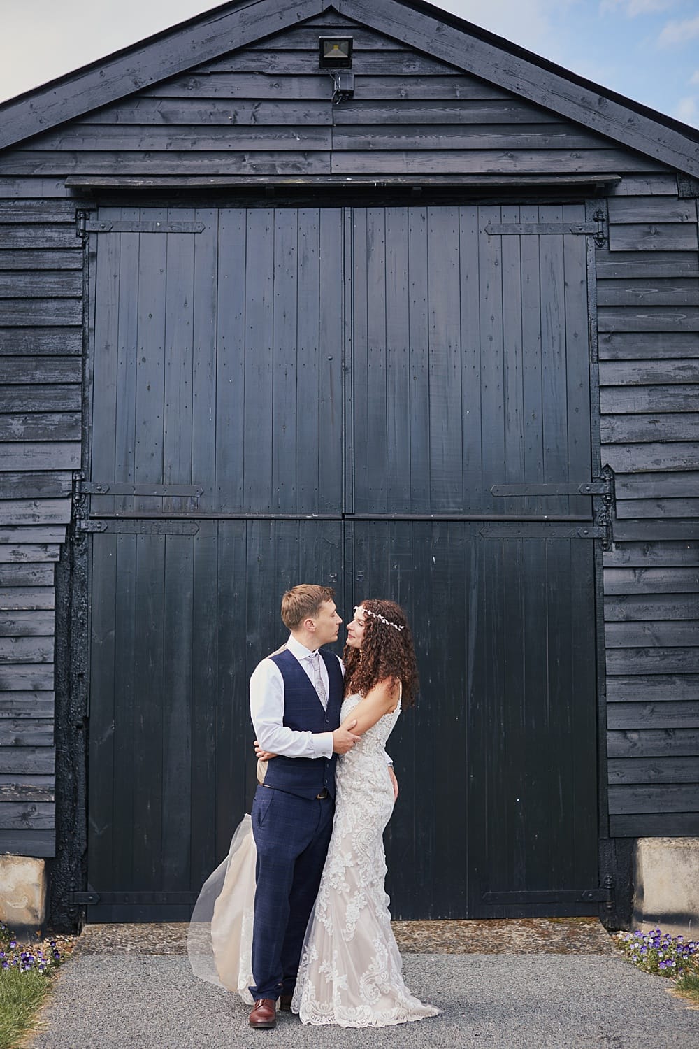 Image by <a class="text-p3" href="http://helloromancephotography.com" target="_blank">Hello Romance Photography</a>.