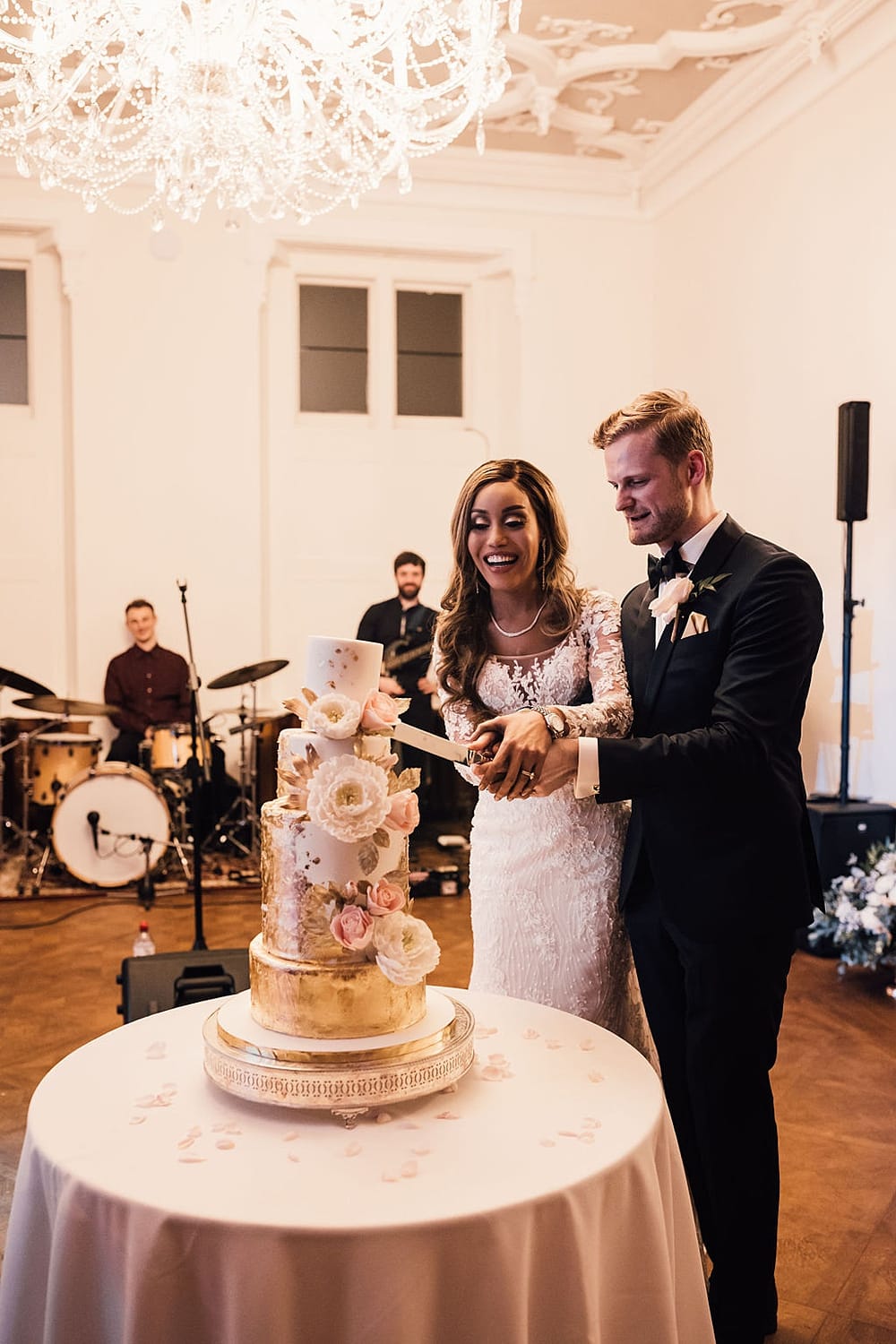 Image by <a class="text-p3" href="https://www.carlawhittingham.co.uk" target="_blank">Carla Whittingham Photography</a>.