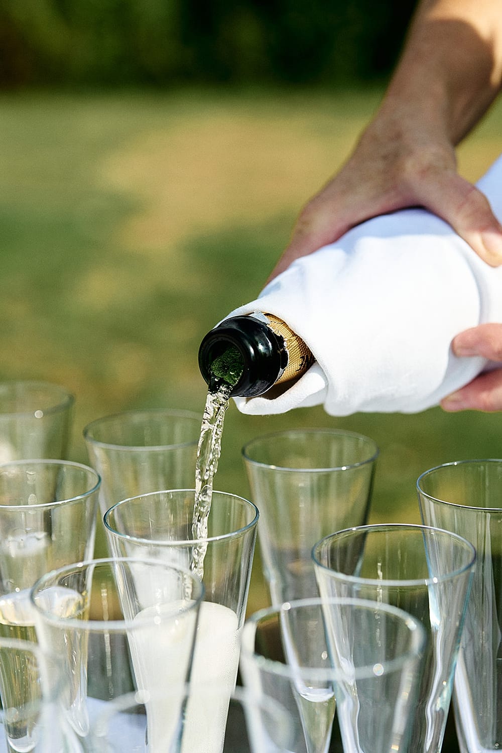 Image by <a class="text-p3" href="https://www.dearvincent.com" target="_blank">Dear Vincent</a>.