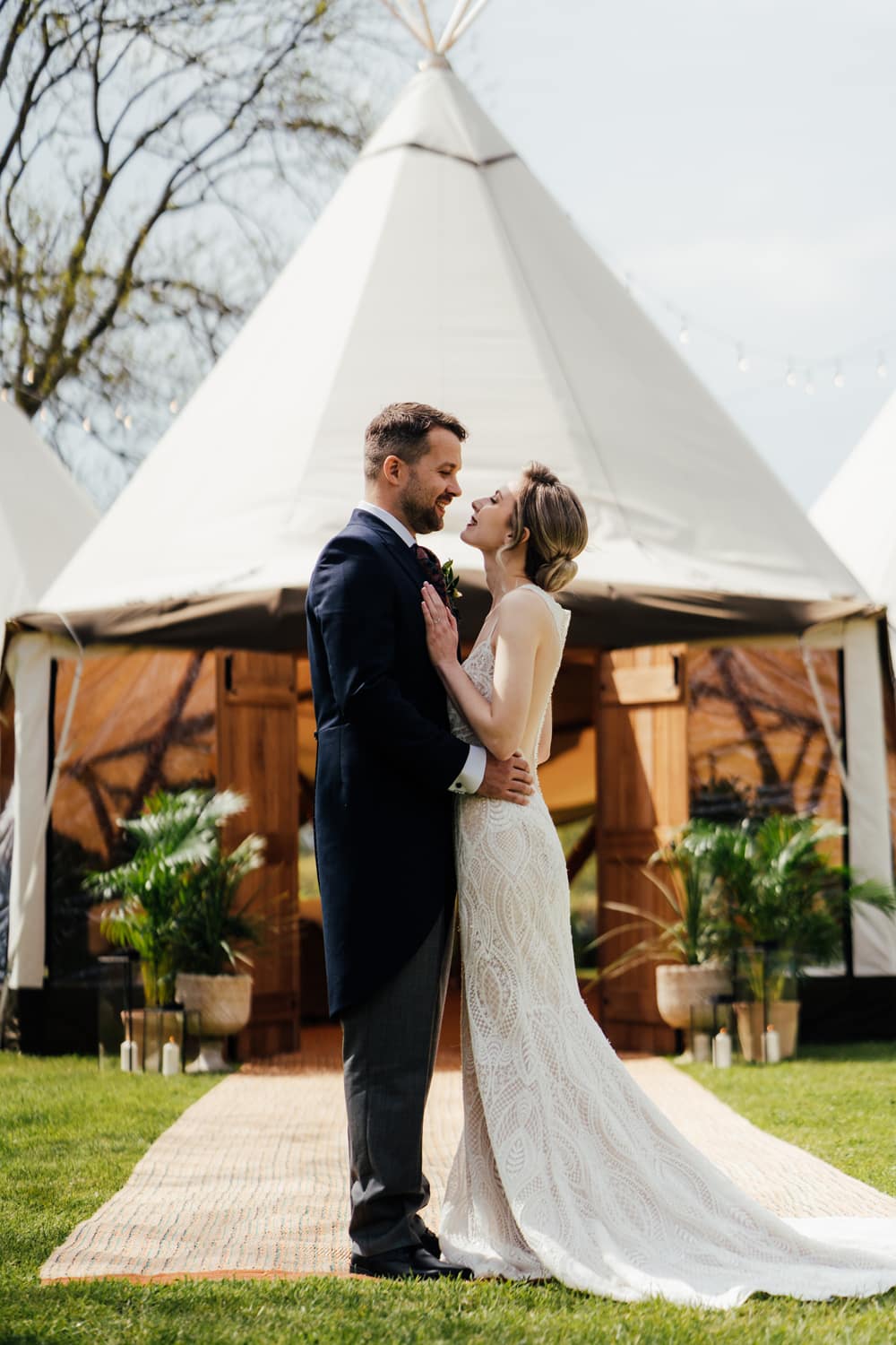 Image by <a class="text-p3" href="https://lunaweddings.co.uk" target="_blank">Luna Wedding Photography</a>.