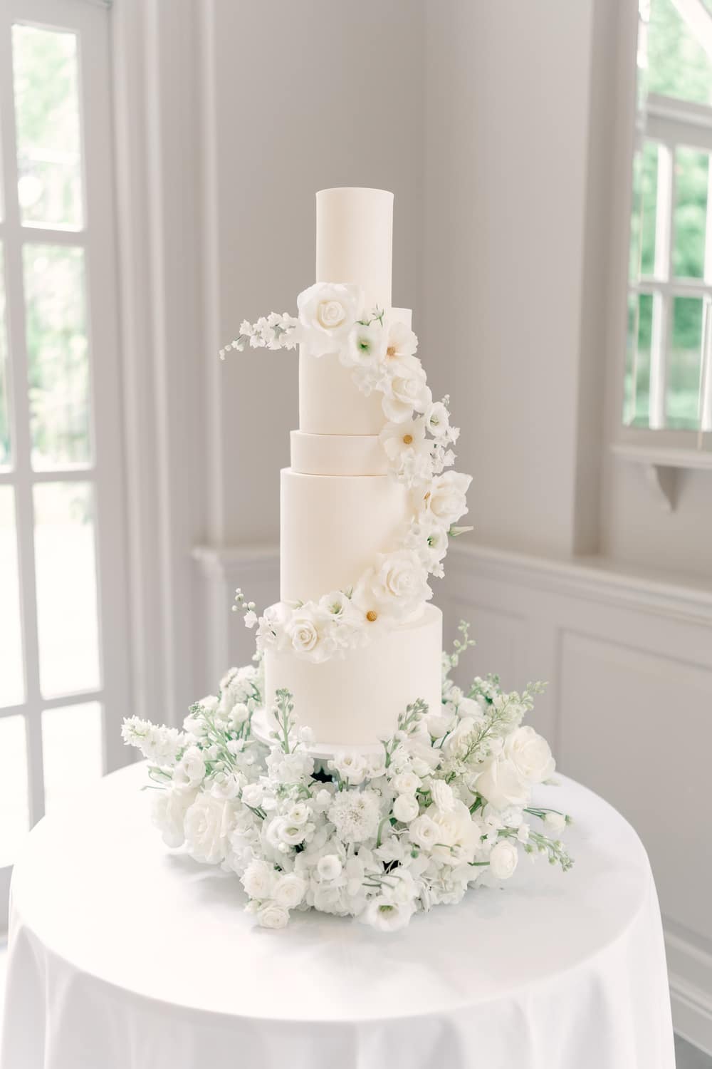 Image by <a class="text-p3" href="https://www.charlenewebbphotography.co.uk" target="_blank">Charlene Webb Photography</a>.