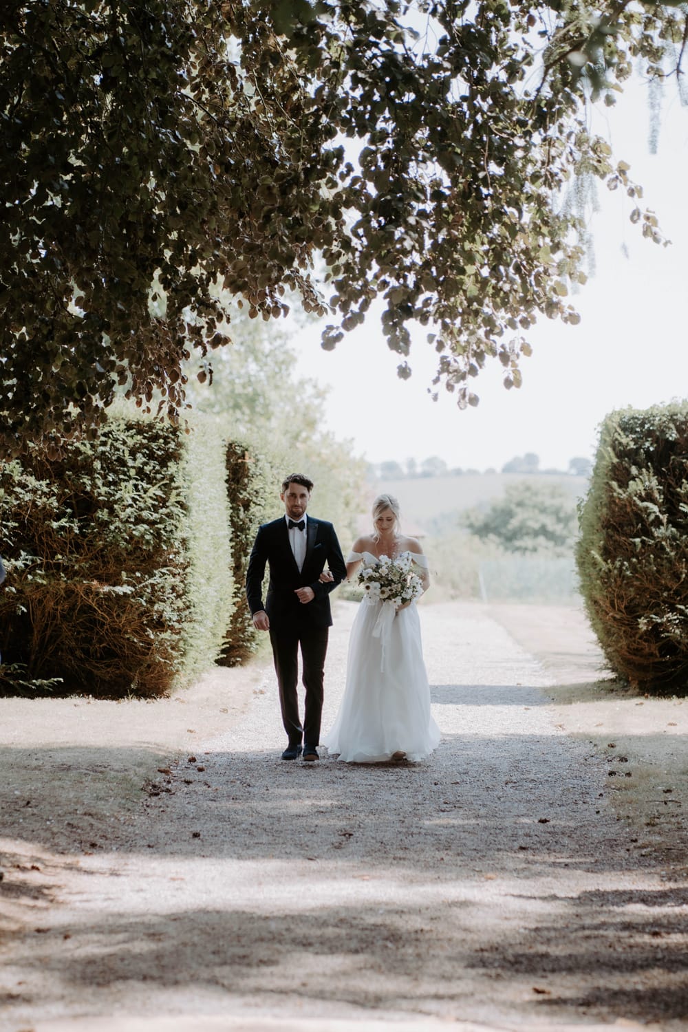 Image by <a class="text-p3" href="https://emilyjayneweddings.co.uk" target="_blank">Emily Jayne Weddings</a>.