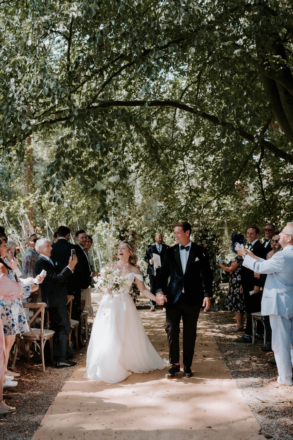 Image by <a class="text-p3" href="https://emilyjayneweddings.co.uk" target="_blank">Emily Jayne Weddings</a>.