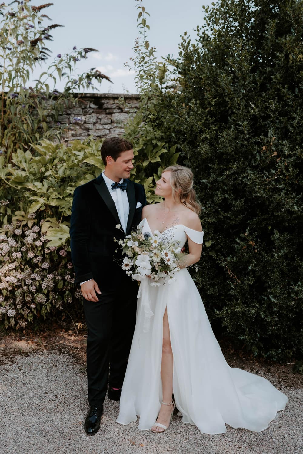 Image by <a class="text-p3" href="https://emilyjayneweddings.co.uk" target="_blank">Emily Jayne Weddings</a>.