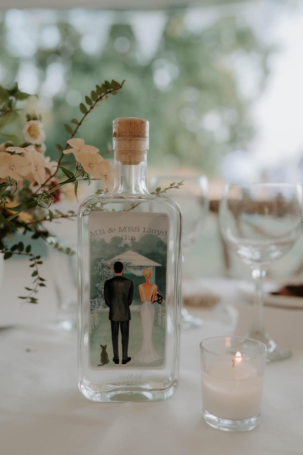 Image by <a class="text-p3" href="https://emilyjayneweddings.co.uk" target="_blank">Emily Jayne Weddings</a>.