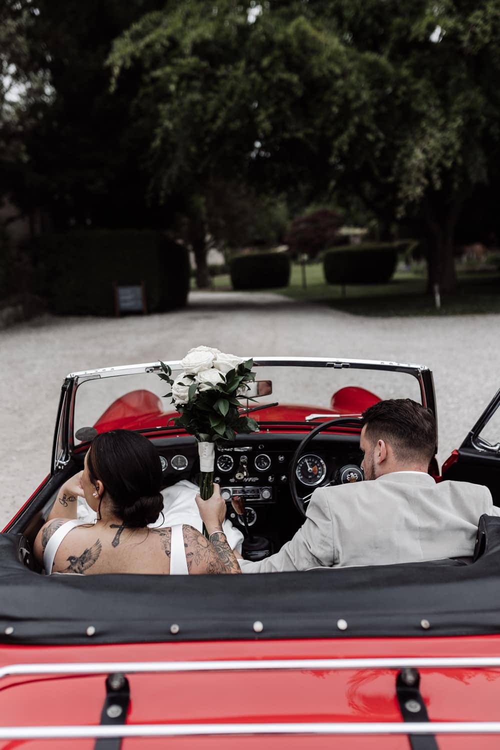 Image by <a class="text-p3" href="https://www.oliviaamyphotography.com" target="_blank">Olivia Amy Photography</a>.