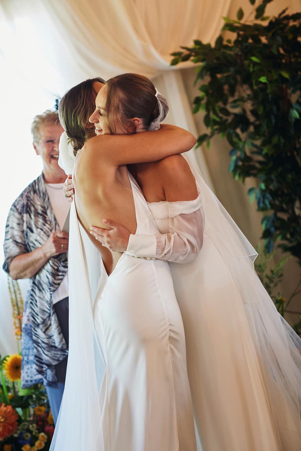 Image by <a class="text-p3" href="https://www.leoweddings.com" target="_blank">Leo Weddings</a>.