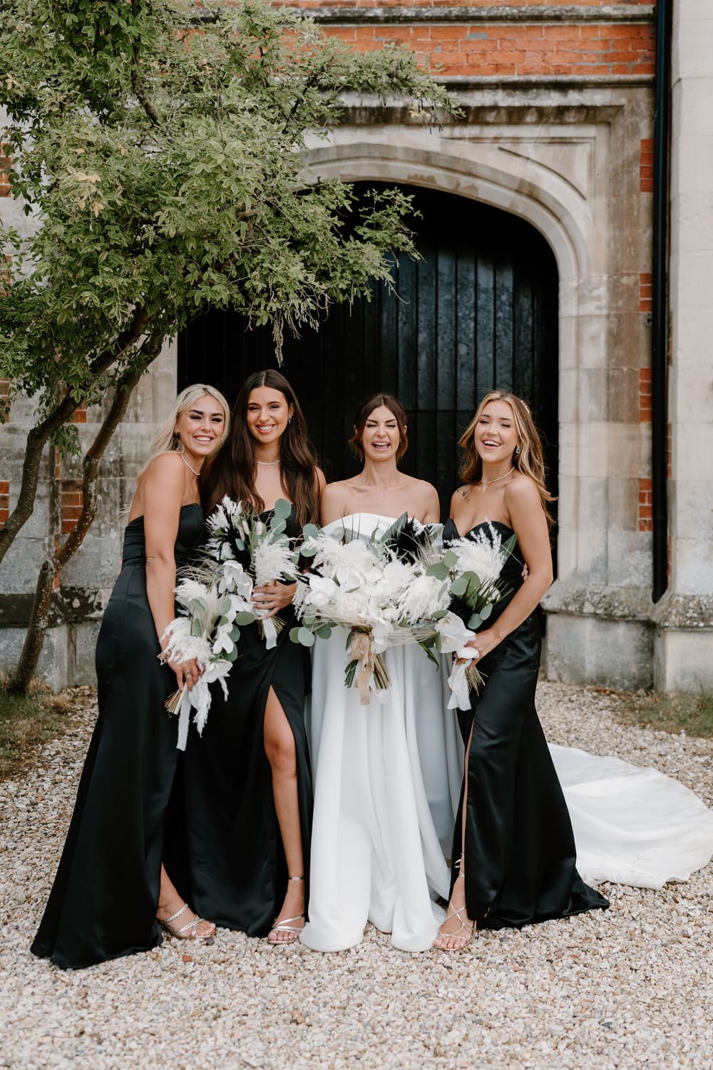 Image by <a class="text-p3" href="https://www.danilouisephotography.com/" target="_blank">Dani Louise Photography</a>.