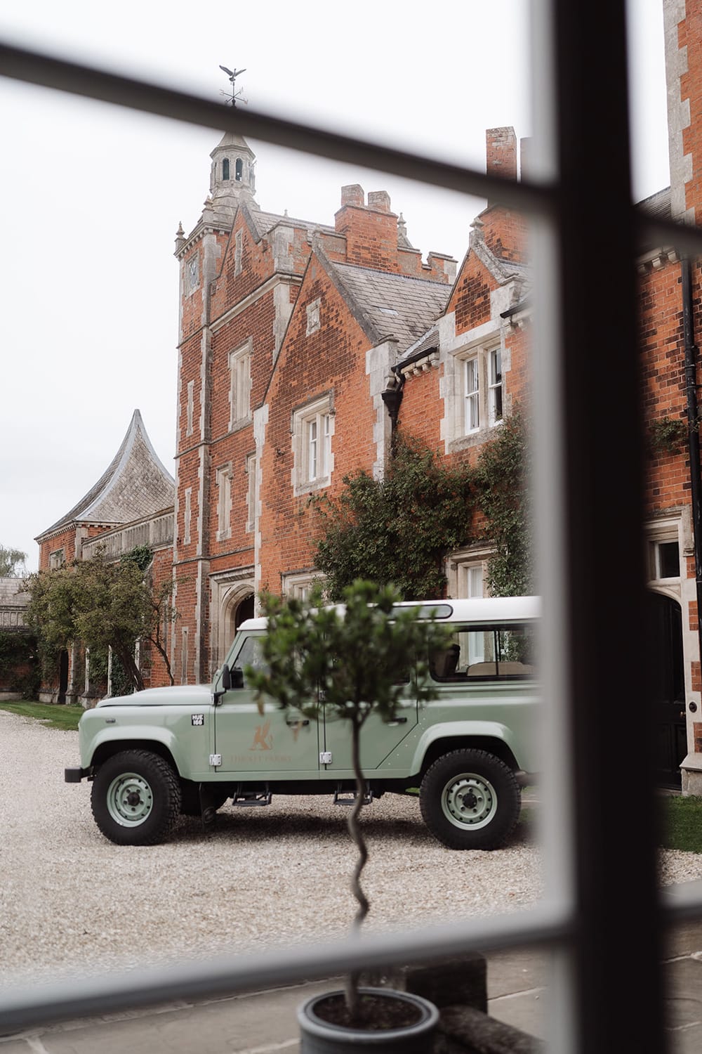 Image by <a class="text-p3" href="https://www.lucyhenzellphotography.co.uk" target="_blank">Lucy Henzell Photography</a>.