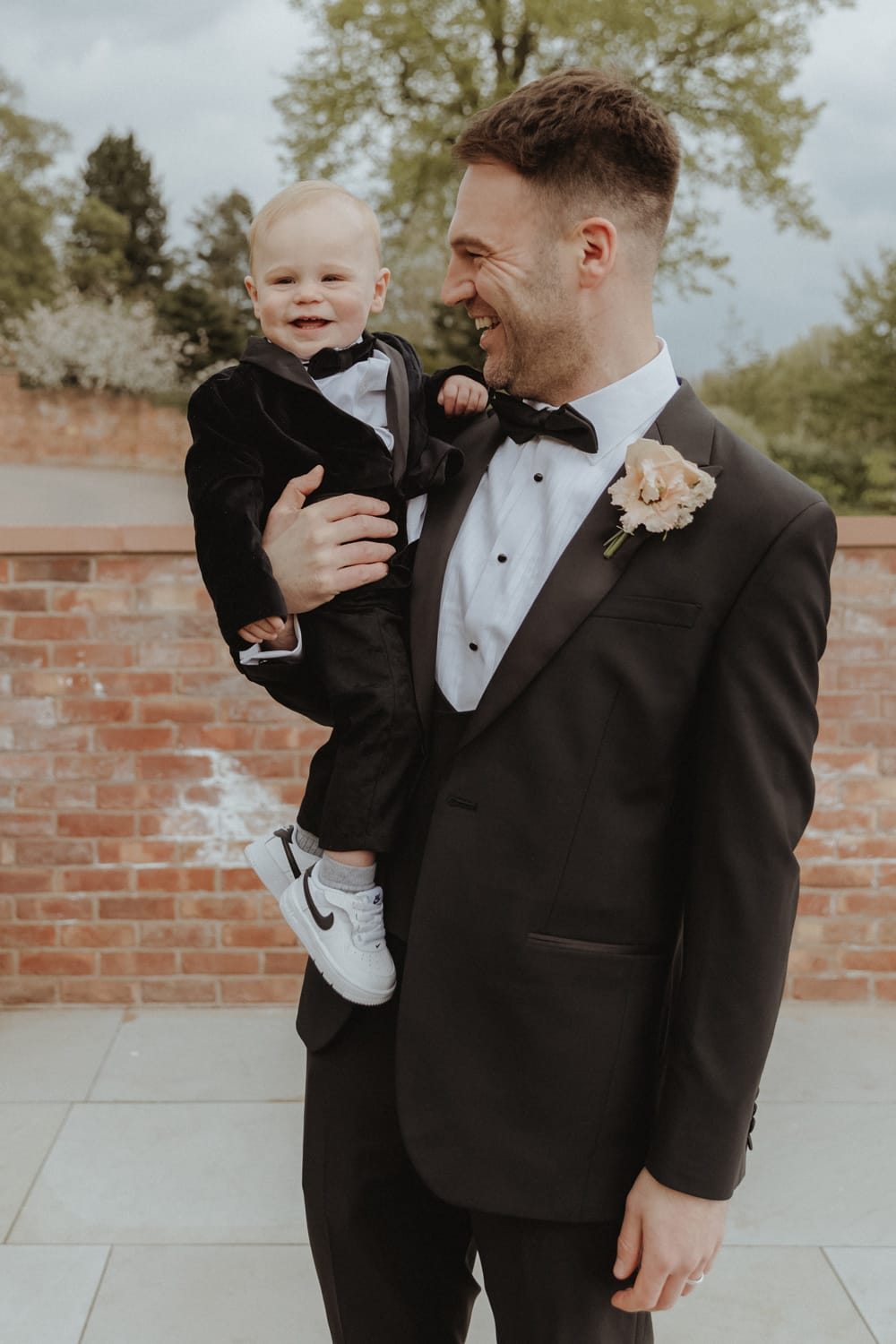 Image by <a class="text-p3" href="https://www.chelseyphotography.co.uk" target="_blank">Chelsey Photography</a>.