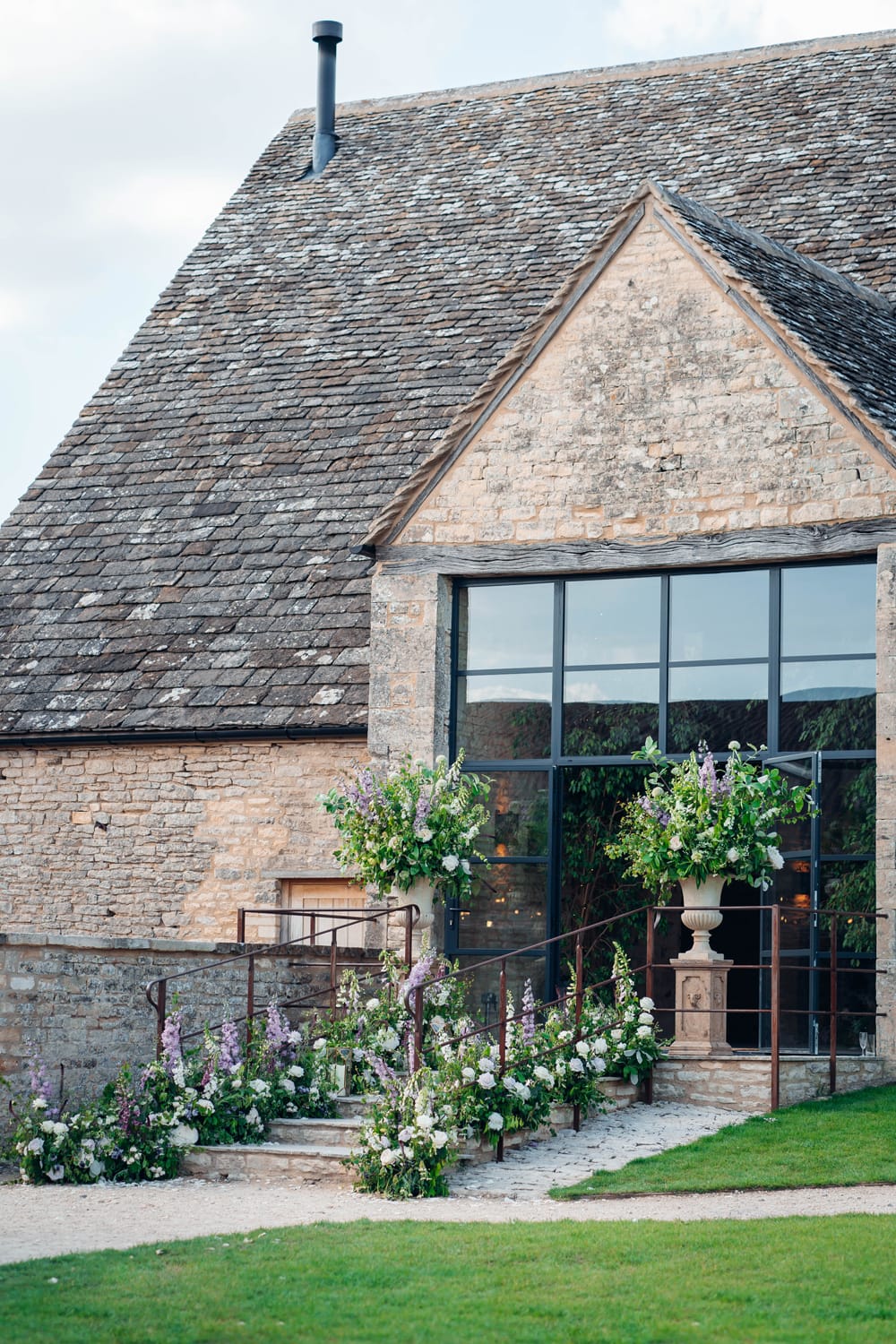 Image by <a class="text-p3" href="https://emilycollettphotography.com" target="_blank">Emily Collett Photography</a>.