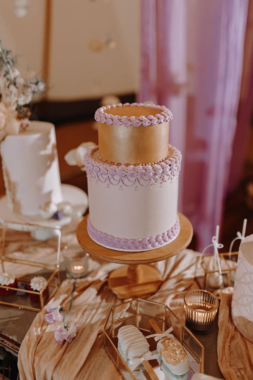 Image by <a class="text-p3" href="https://www.ivyhousephotography.co.uk" target="_blank">Ivyhouse Photography</a>.