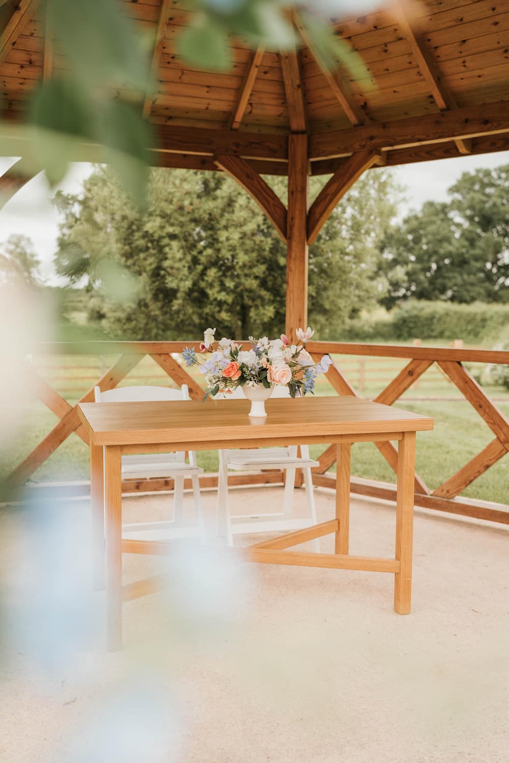 Image by <a class="text-p3" href="https://www.photographybyamielouise.com" target="_blank">Photography by Amie Louise</a>.