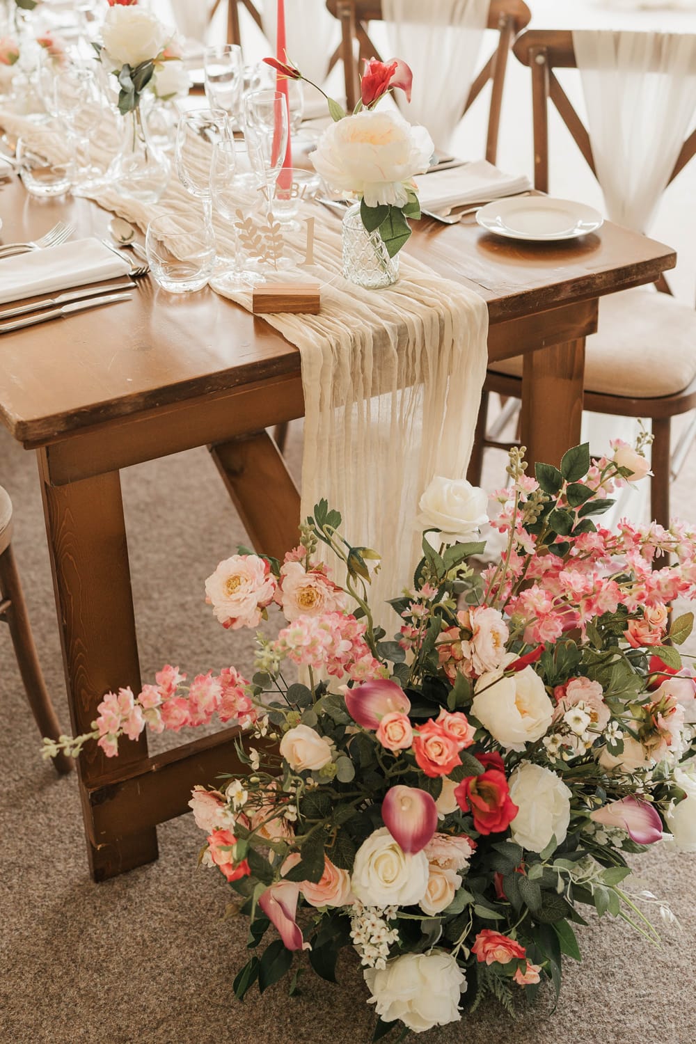 Image by <a class="text-p3" href="https://www.photographybyamielouise.com" target="_blank">Photography by Amie Louise</a>.