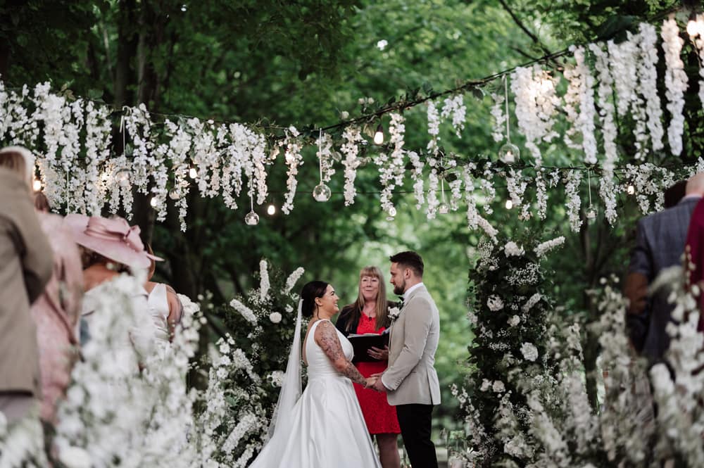 Image by <a class="text-p3" href="https://www.oliviaamyphotography.com" target="_blank">Olivia Amy Photography</a>.