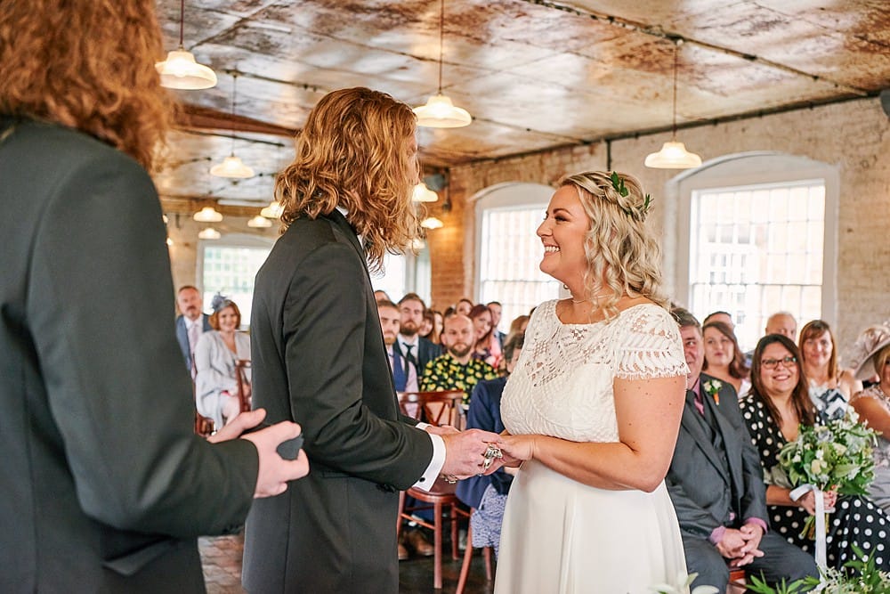 Image by <a class="text-p3" href="https://weddingsbysallyrose.com" target="_blank">Weddings by Sally Rose</a>.