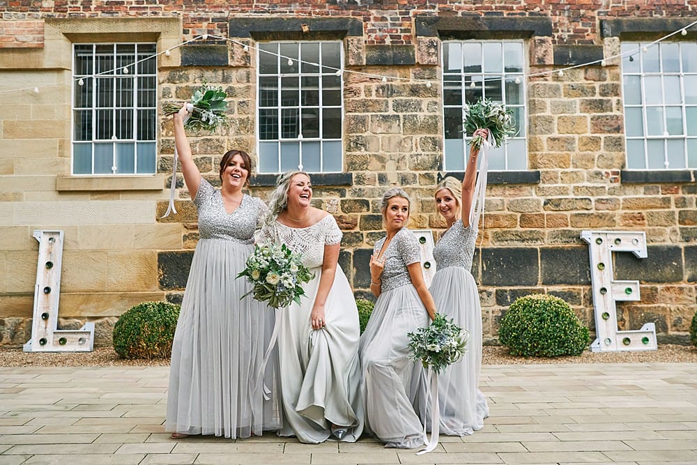 Image by <a class="text-p3" href="https://weddingsbysallyrose.com" target="_blank">Weddings by Sally Rose</a>.