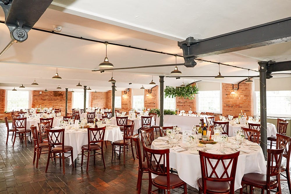 Image by <a class="text-p3" href="https://weddingsbysallyrose.com" target="_blank">Weddings by Sally Rose</a>.