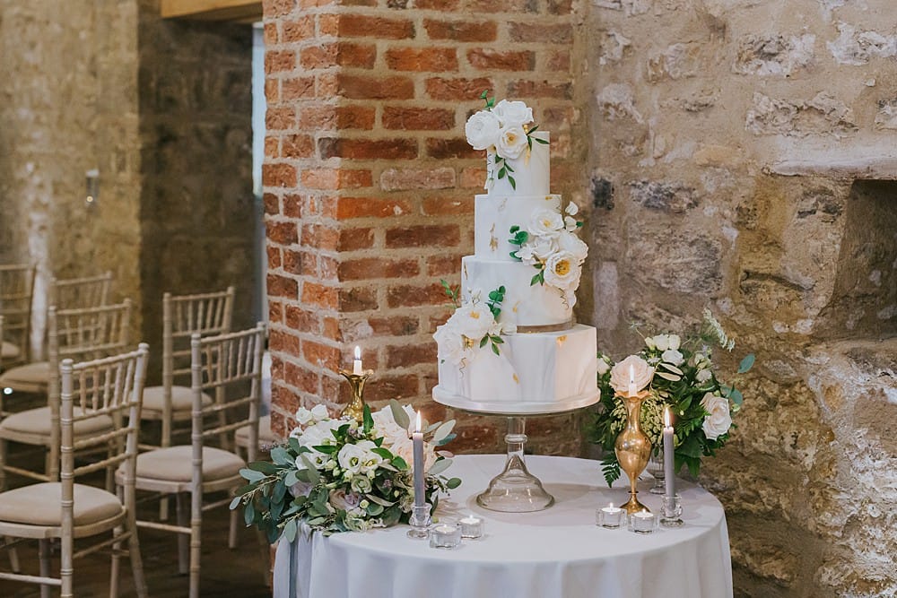 Image by <a class="text-p3" href="http://www.lauracalderwood.co.uk" target="_blank">Laura Calderwood Photography</a>.