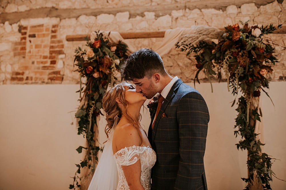 Image by <a class="text-p3" href="https://www.auroragrey.co.uk" target="_blank">Aurora Grey Photography</a>.