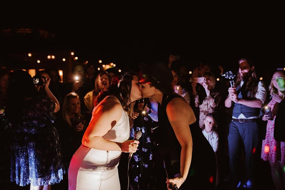 Image by <a class="text-p3" href="https://www.taylorhughesphotography.com" target="_blank">Taylor Hughes Photography</a>.