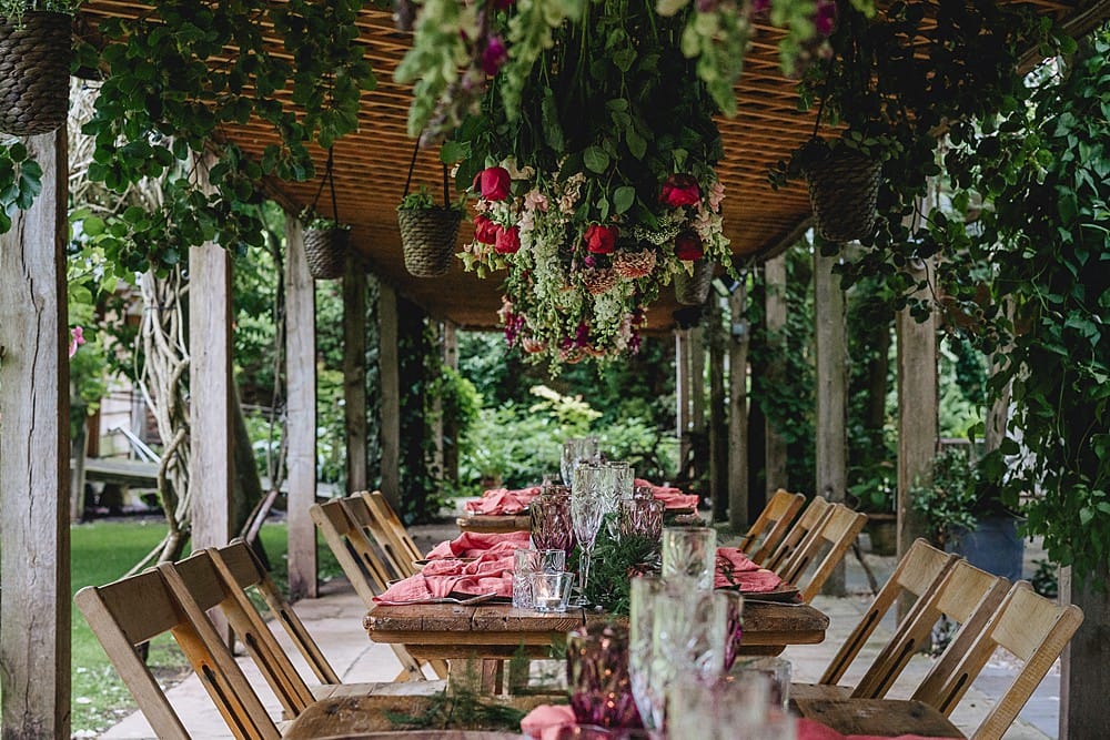 Image by <a class="text-p3" href="https://www.helenliskphotography.co.uk" target="_blank">Helen Lisk Photography</a> at <a class="text-p3" href="https://cocoweddingvenues.co.uk/coco_listing/maunsel-house/" target="_blank">Maunsel House</a>.